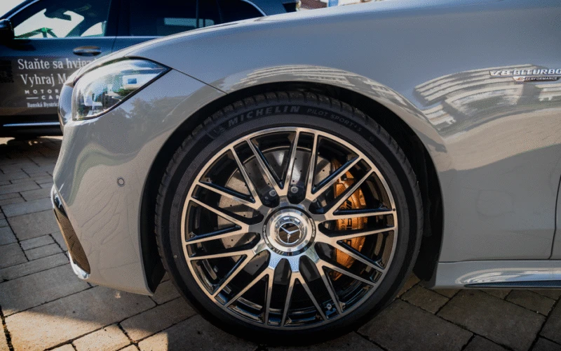 Mercedes-Benz VLE отримує нові спортивні виконання AMG