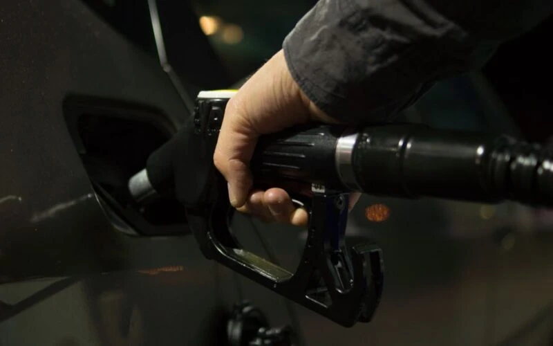 Бензинові авто утримують лідерство на ринку України в серпні